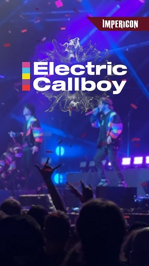 🔥 Electric Callboy Merch 🔥 @electriccallboy starten mitte November ihre World Tour - wir sind ready und statten euch mit dem passenden Merch aus! 😉 Egal, ob ihr einen warmen Hoodie zum warten vor der Venue oder ein Shirt für die Pits braucht, bei uns findet ihr alles für euren perfekten Konzertfit! 🫵 Schaut jetzt bei uns im Shop vorbei und sicher euch euren Merch noch vor Tourbeginn! 🛍️ #impericon #toliveyourmusic #merch #merchandise #bandmerch #electriccallboy #electriccallboymerch #konzer