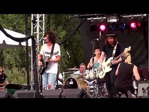 Grouplove - Tongue Tied (Live at Lollapalooza 2011)