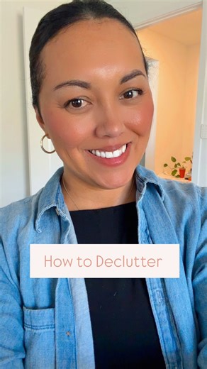 Learn How To Clean Efficiently on Instagram: "Day 1 of how to start your declutterring journey This can be done in 20 minutes Don’t overthink this , keep it simple and make sure it leashes the house when done. Let me know if you’re trying this method ? #declutteryourmind #declutteryourhome #declutterday1 #declutteryourlife"