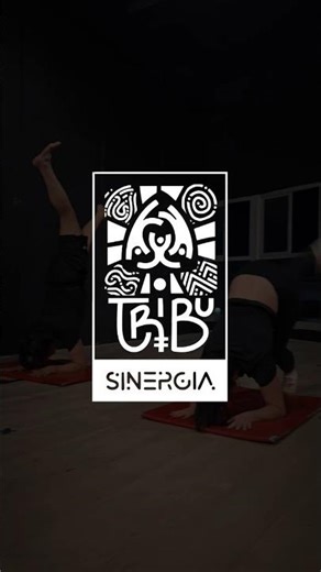 Te animas a aprender a pararte de manos? ❤️‍🔥 #clases #paradodemanos #handstandworkout #amazing