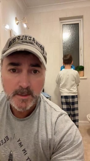 🛁 Bath Time Chaos with Lola! 😂💦 William and I are giving Lola the Sproodle a bath… and let’s just say she’s not impressed 😂💥 For Lola, bath time is very dramatic! 📚 Looking for the perfect stocking filler? My mystery adventure books Danger in the Spanish Sun & Six Together Again are both available now on Amazon! All links here 👉 https://linktr.ee/sundaynightnystery Don’t forget to like, follow, and subscribe for more family fun, festive days out, and behind-the-scenes moments ❤️✨ #DogBath