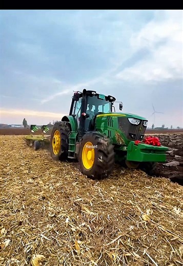 Reversible plough farm equipment. #flipplow #reversibleplough #agriculturalmachinery #ploughing #farmtools