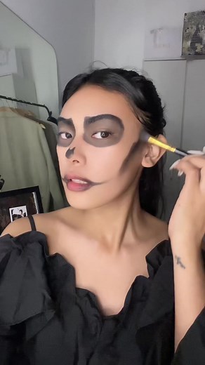 Simple Girly Skull Makeup Tutorial for Halloween | Makeup Artist Collab