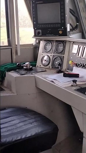 Inside Locomotive Cab View | Freight Train Engineer POV 🚆🇺🇸 #shorts