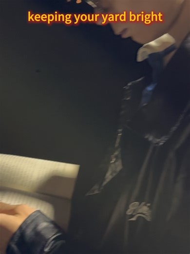 No need for frequent manual switching, dual control via remote and motion sensor, triple-sided illumination creates a full atmosphere, waterproof and aging-resistant for durability, stays powered without interruption even on cloudy days.#outdoorlights #solarlights #tuffenough #daphino