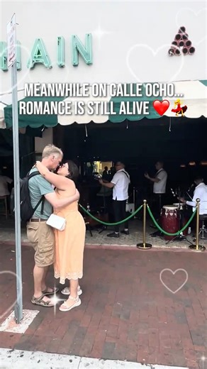 Romantic Dance to “Sabor a Mí” on Calle Ocho ❤️ | Little Havana Moments