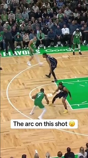 The arc on this shot 😳