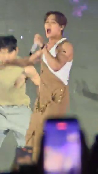 BamBam just performed GOT7’s "PYTHON" a Songkran Festival.