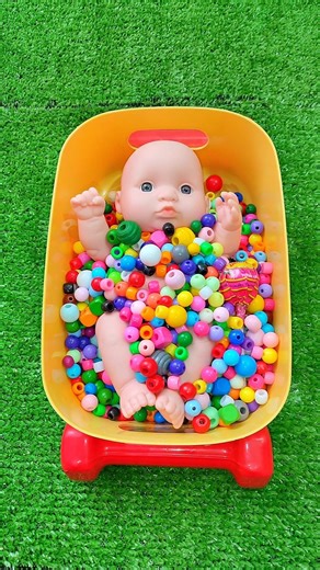 Full of 3 Rainbow BathTubs Candy with M&M's & Magic Slime Cutting