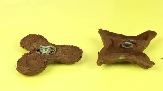 DIY chocolate fidget spinner and Haribo spinner