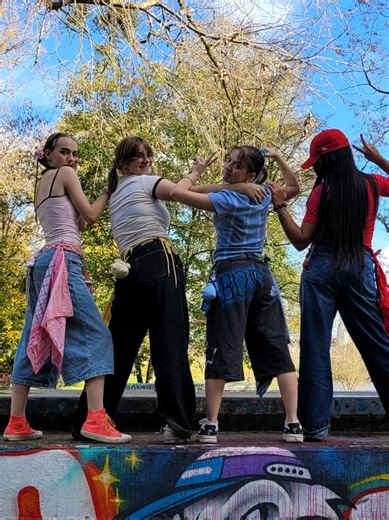 Boss B Dance Cover by Starseedz