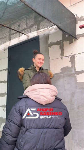 babenko_official on Instagram: "Знайомтесь — Тетяна. Їй 13 років. Вона займається повітряною гімнастикою в ARIEL Циркова студія КЗ «ЛЦКТМ» і щодня доводить: справжня мрія — це не просто бажання, а праця, дисципліна й віра в себе. За кожним її виходом у повітря — години тренувань, мозолі на руках, падіння, підйоми і знову спроби. Це дитина, яка точно знає, чого хоче, і вперто йде до своєї мети. Сьогодні ми здійснили для Тетяни її маленьку, але дуже важливу мрію — подарували повітряну сітку. Для к