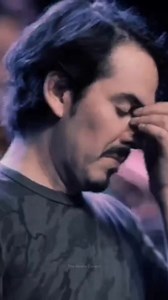 At George Fest in 2014, Dhani Harrison stepped onto the stage to honor his father’s legacy with a heartfelt performance of All Things Must Pass. Carrying George’s spirit in both voice and presence, Dhani turned the classic into a moving tribute—bridging generations and reminding the world of the timeless power in his father’s songs. Dhani Harrison | All Things Must Pass (George Fest) #georgeharrison #allthingsmustpass #thebeatles | The Beatle Cavern