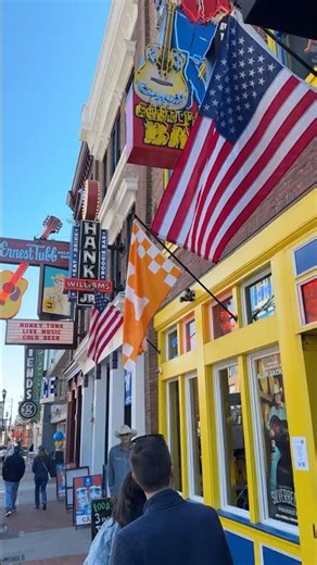 Nashville Highlights You Can’t Miss | Gaylord Opryland Gardens, Batman Tower & Ryman Auditorium