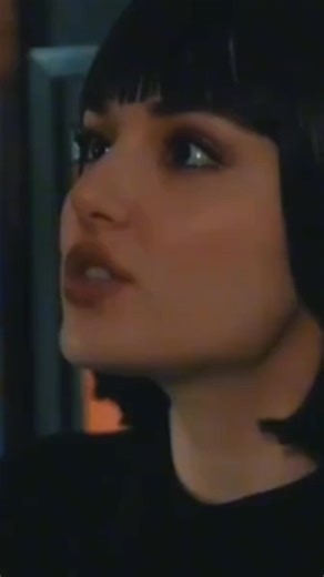 this little kisses 😚😙#sencalkapimi #edayildiz #serkanbolat