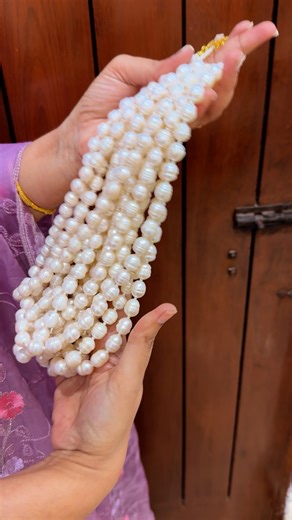 A classy FRESHWATER PEARLS set :) Whatsapp 9486084624 to book :) https://www.instagram.com/signature_creations_beads/ | Signature Creations