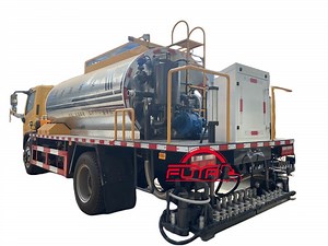 [Hot Item] Automatic 4m3 5m3 6m3 6000L 6 Ton Asphalt Bitumen Emulsion Sprayer Truck