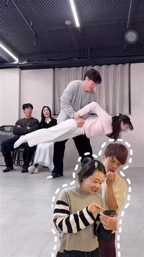 蔡阿嘎 on Instagram: "我老婆這麼瘦，肯定沒問題的啊！😏😏😏"