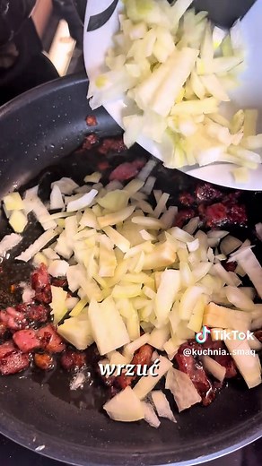 Kapusta zasmażana - Domowy przepis z dzieciństwa