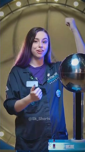 Van De Graaff Generator Magic! ⚡😲 ​#ScienceExperiment #VanDeGraaff #StaticElectricity #shorts