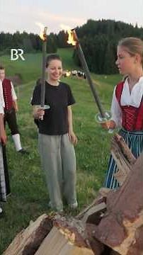 Riesiges Feuer beim Johannifest im Allgäu | Checkerin Marina | BR