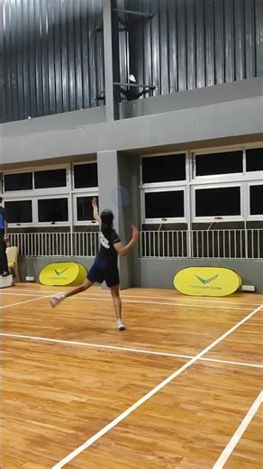 Megan recovers well, Samiksha makes simple error at net #shorts #new #badminton #trendingshorts