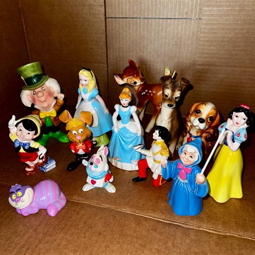 Vintage Walt Disney Porcelain Figurines… Some From the 1950s! Snow White. Cinderella. Alice in Wonderland. Lady and the Tramp - Etsy