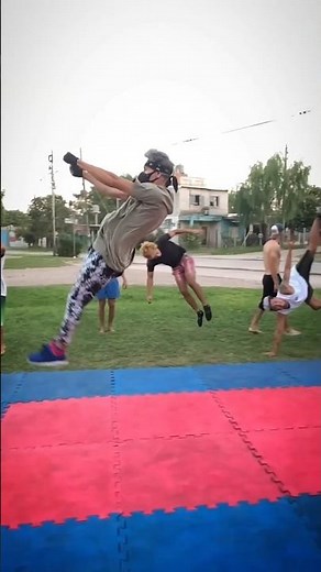 👀Black flip mastery! Watch till the end 😲#shorts #viral #BlackFlip#GymnasticsGoals#FlipChallenge