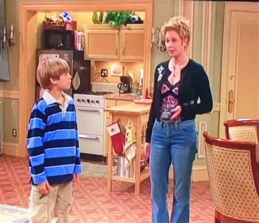Zack beats his dad at a belching contest #thesuitelifeofzackandcody #MaddieFitzpatrick #londontipton #zackmartin #codymartin
