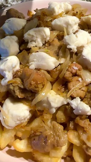 2.6K views · 28 reactions | Vegan Poutine!!!!  My dinner last night...