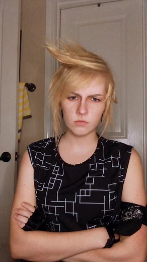 Impressive Prompto Cosplay from Final Fantasy XV