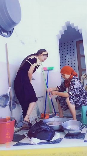 Hand-Washing Clothes: A Step-by-Step Guide