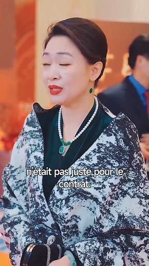▶️ Regardez plus en DramaBox 👉https://dramabox.onelink.me/dqUm/toccxhgh 💔 Un contrat de cinq ans, un amour inavoué et un cœur brisé. Aria réalise trop tard que celui qui l’aimait vraiment l’a toujours entourée. Mais maintenant, Ivan poursuit sa nouvelle vie… #DramaBox #DrameCourt #Série#AmourNonRévélé #CoeurBrisé | DramaBox - Streaming de Drames Courts