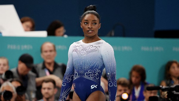Simone Biles slips off the balance beam, fails to win gold for 1st time in Paris Olympics