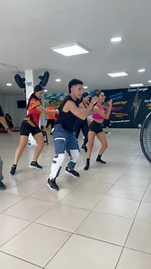 Somos en Medellín! La única academia de bailadores de salsa caleña 🔥 que esperas para ser feliz con nuestras clases😍 #salsa #zapato #viral #baile #dance #grupo #bailadores #medellin #energia #energy #vida #alegria | Tatan Pachanga Hernández