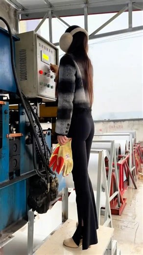 #metal roll forming machine#Truck panel forming equipment#Custom roll forming machine