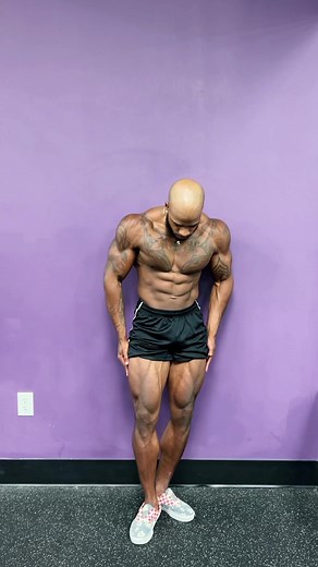 Yesterday I posted about rep tempo. Ironically I’m now inclined to mention video tempo because apparently I’m long winded.. I made the audio AFTER the clip and my words STILL lasted longer than the clip 😆. Had to put this pose practicing session at 83% speed. But on the video’s subject - take this anywhere. If what you’ve been doing isn’t producing the outcome you desire.. Why not make some small tweaks or give another strategy a shot❓Worst that can happen is it doesn’t work either right❔Bust a
