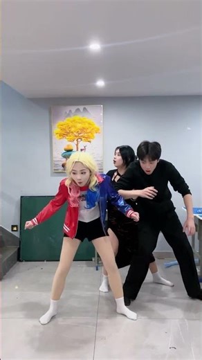 这是在比啥？#cosplay#shorts