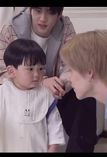 YooJun winked — TXT baby moment explained