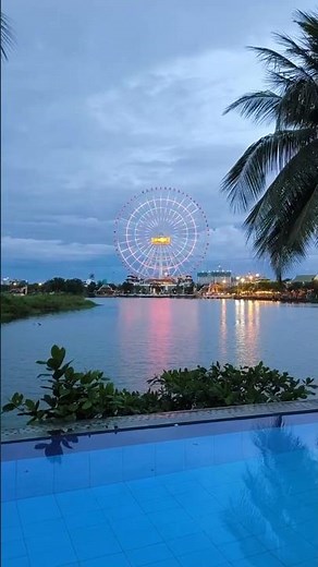 Da Nang amusement park evening view（ダナンの遊園地夕景）
