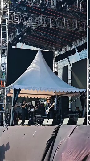 Kobe on Instagram: "Halfmath - smalls like teen spirit #imanjrocks #nirvanacover #90s #kurtcobain #fyp"