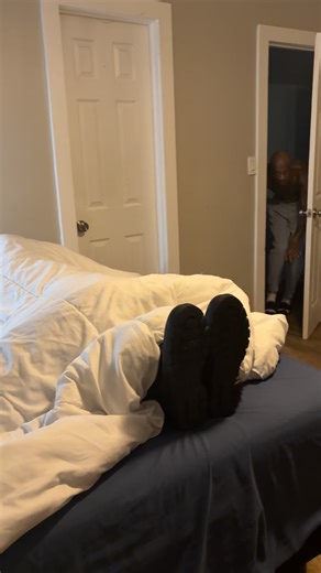 Muneer Pittman on Instagram: "It’s Christmas and bro still acting like he locked up🤣 part 6 #allmyshit💯 #viral #explorepage✨ #comedy #freshout"