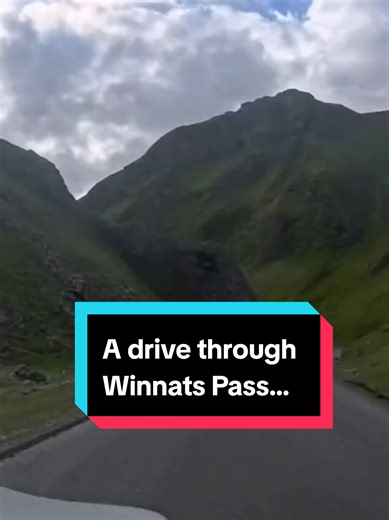 Taking a nice short drive through The Winnats Pass at Castleton in The Peak District National Park. Thus drive has always been a fave of mine, especially if you can do it without any cars in front of you 👍 #peakdistrict #castleton #peaks #mountains #outdoors