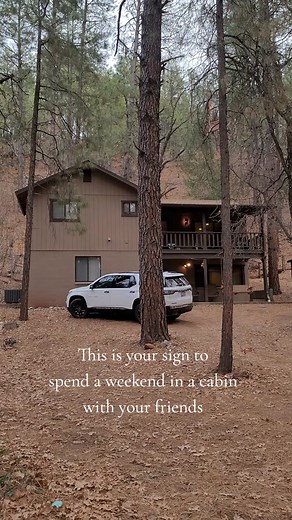 New Years weekend in a Payson AZ cabin with friends 🌲 10/10 #newyearseve #paysonaz #payson #smores #cabin #cabinlife #cabinweekend #airbnb #airbnbfinds #airbnbcabin #arizona #arizonacheck #arizonacabins #arizonamountains #arizonahiking #nye