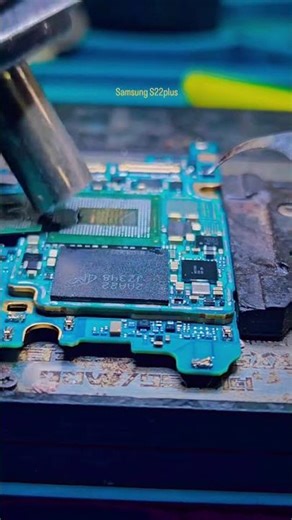 SAMSUNG S22 Plus RAM/CPU Easily removed🥷🥷🥷 #mobileram #mobilecpu #Cpureballing #voiceking