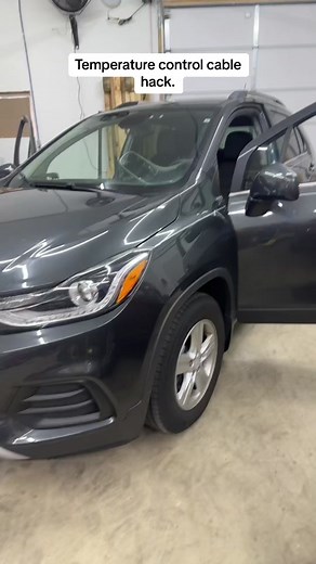 Temperature control cable 2017 chevy trax. Customer complain of vehicle not blowing cold. #chevytrax #chevy #mechanic #mechanicsoftiktok #diagnostic #vehiclerepair #tools #viral #trending