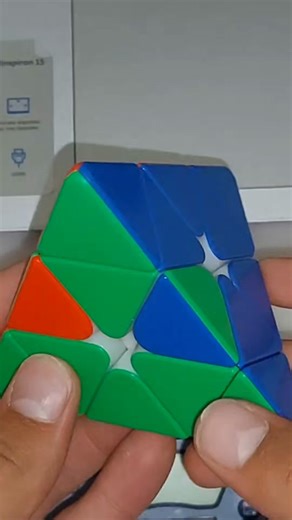 Como Voltear las Últimas Dos Aristas de un Pyraminx! #speedcubing #cubomagico #speedcubers #howto #pyraminx #util #velocidad
