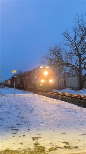 Fallen flag EJE trailing on CN #train #railfan