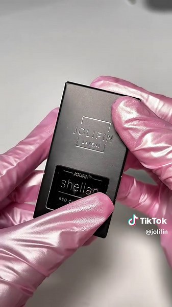 Türchen Nummer 3 aus unserem Jolifin Shellac Adventskalender😍❄️. #jolifin #gelnägel #adventskalenderauspacken #adventskalender #diynails