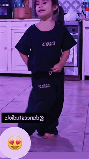 Videos de DANCE STUDIO LC (@_dancestudiolc) con “original sound𝐄𝐆77//𝗣𝗥𝗘𝗦𝗘𝗧メ_𝐁𝐆”